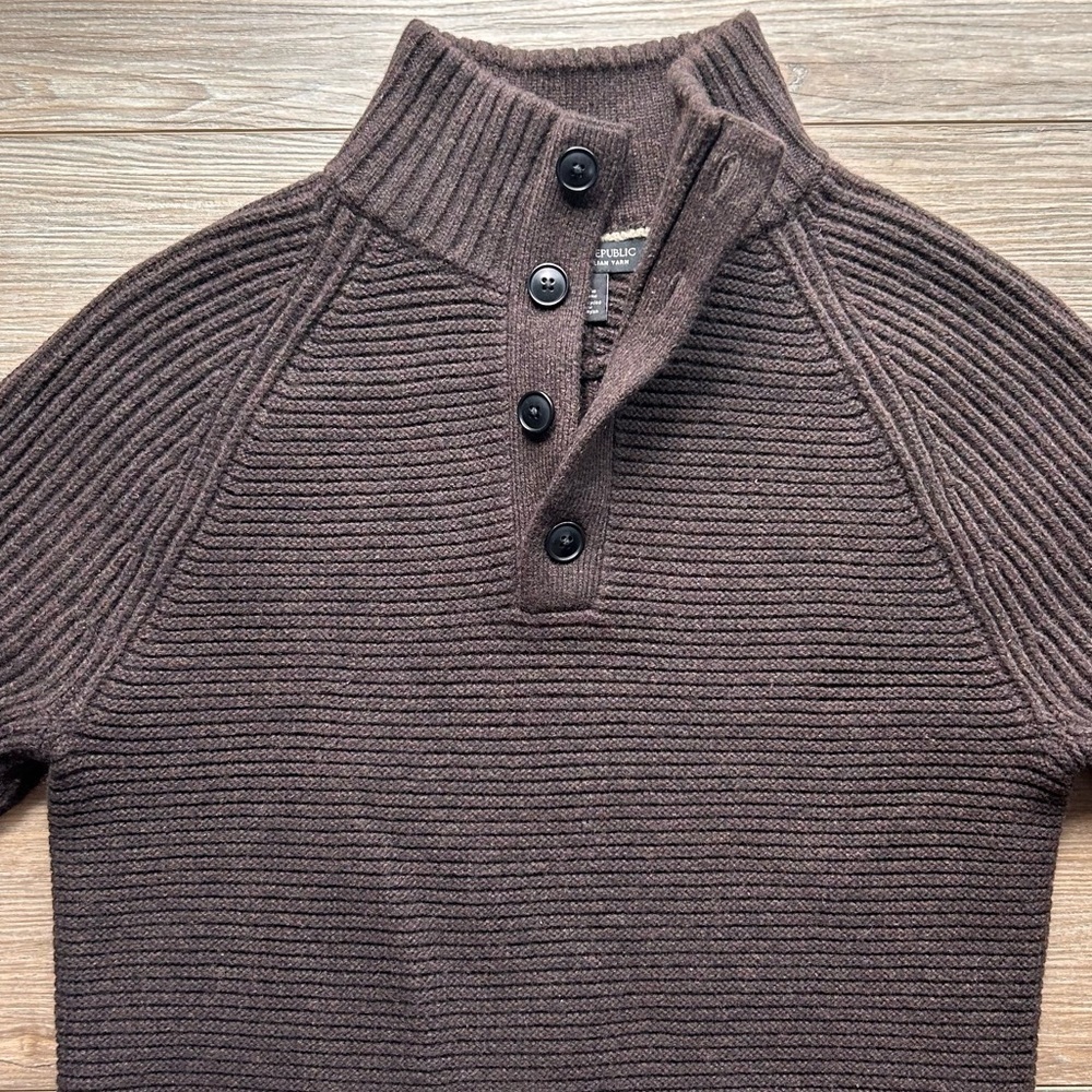 Banana Republic | Chunky Knit Italian Yarn Sweater in Chocolate Brown (Small) - Picture 8 of 15